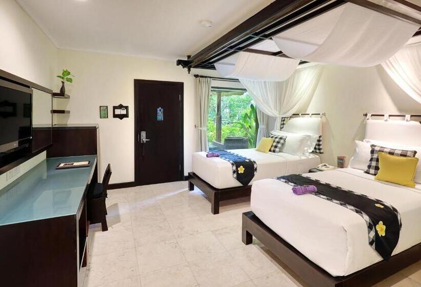 بنجلو ديلوكس, Legian Beach