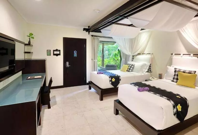 Bungalow Deluxe, Legian Beach