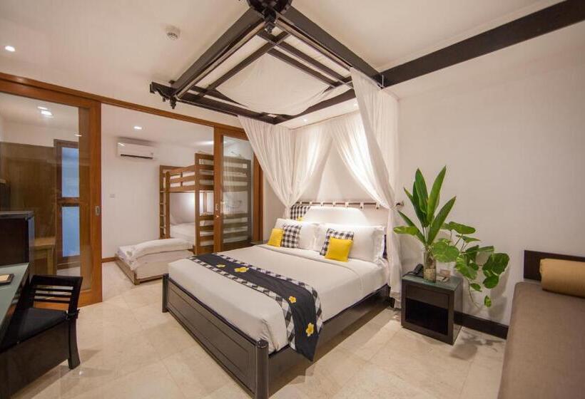 Quarto Familiar, Legian Beach