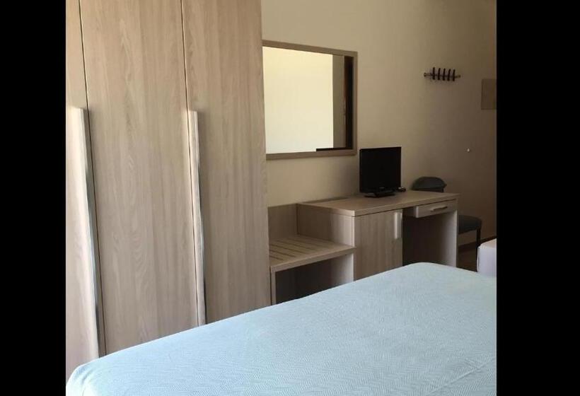 اتاق استاندارد سه نفره, Mareblu
