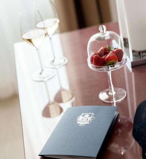 标准三人间, Miramare The Palace Resort