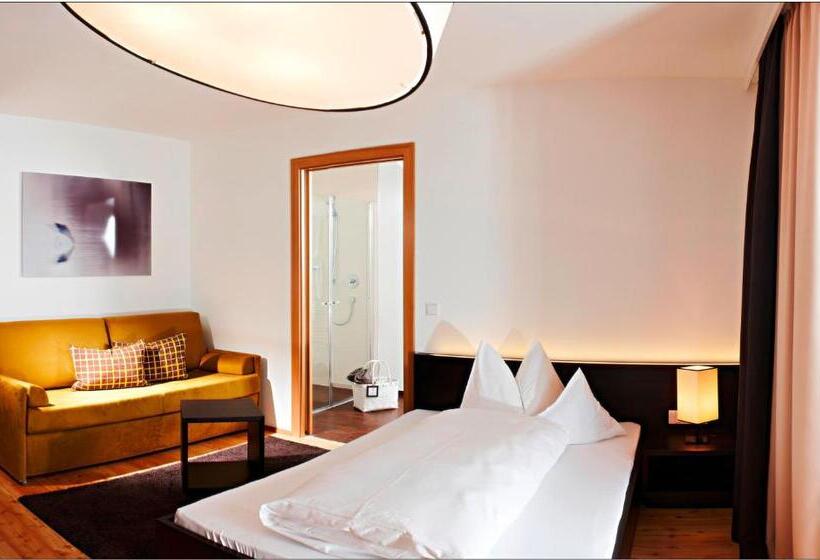 スタンダードシングルルーム, Monika