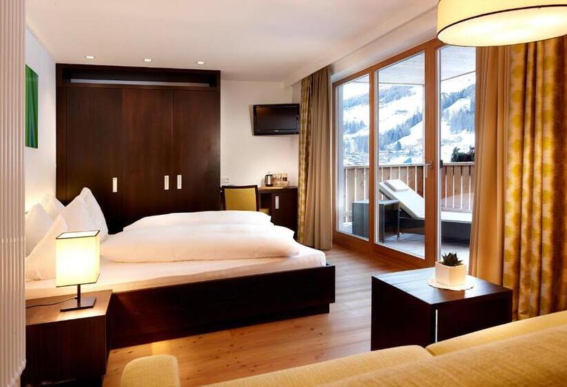 Comfort room with balcony, Monika