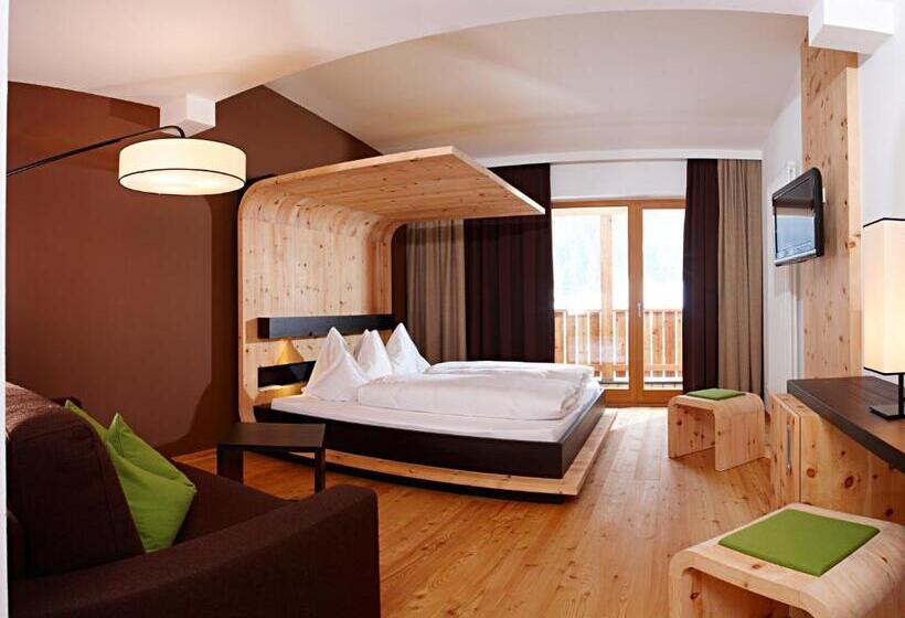 ガーデンビュースーペリアールーム, Monika