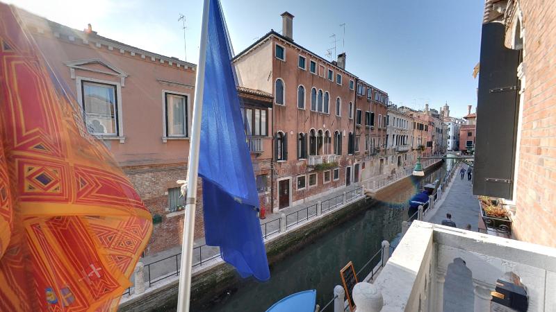 Standard Room, Pausania