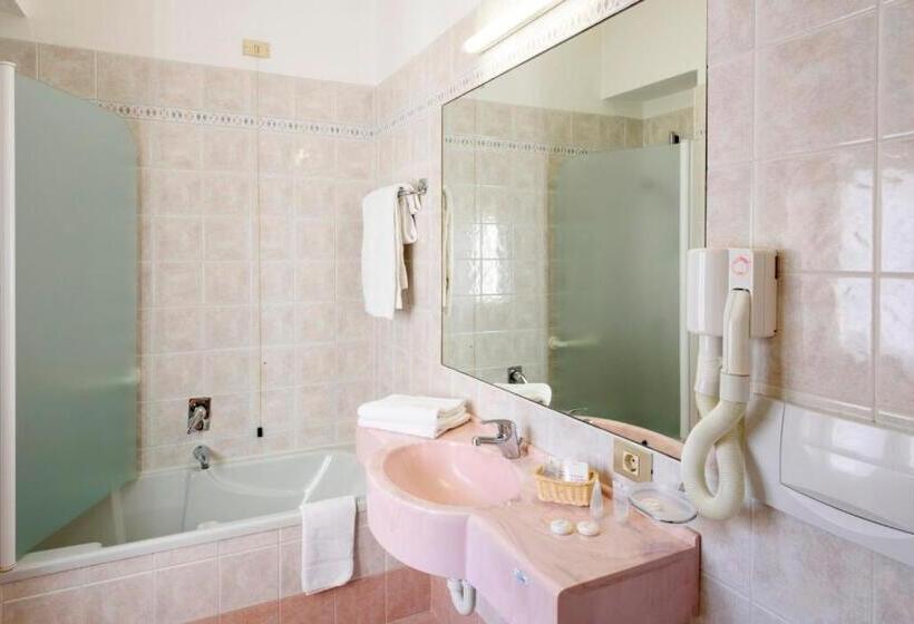 标准间, Primavera