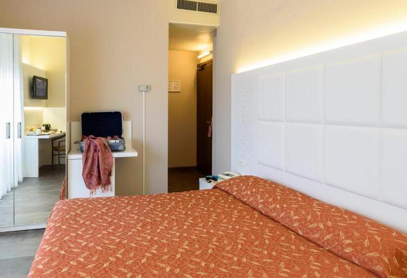 标准三人间, Primavera