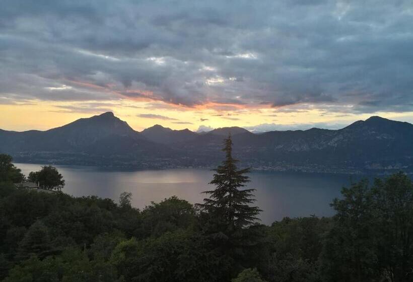 レイクビュースタンダードルーム, San Zeno