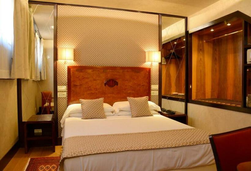 اتاق استاندارد یک نفره, Saturnia & International