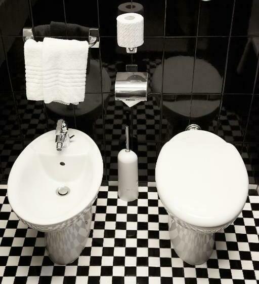 اتاق استاندارد یک نفره, Saturnia & International