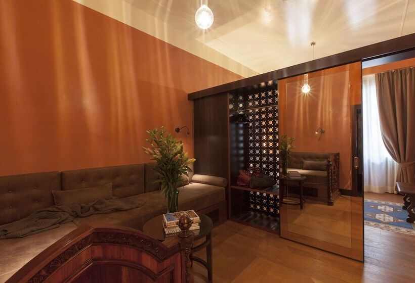 اتاق استاندارد چهار تخته, Saturnia & International