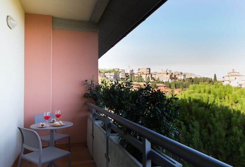 اتاق سوپریور با چشم‌انداز, Tuder