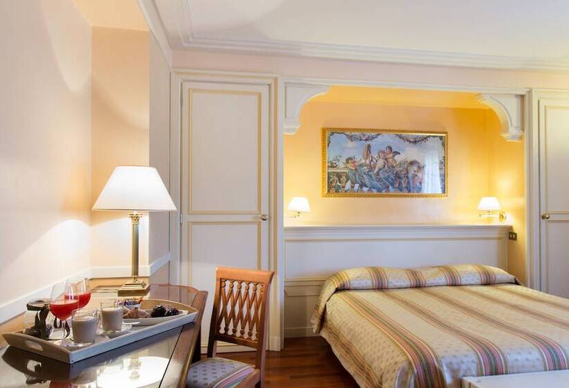 اتاق لوکس, Tuder