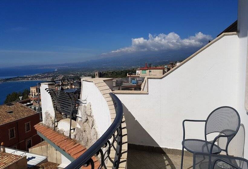 غرفة قياسية مطلّة علي البحر مزوَّدة بشُرفة, Vello D'oro