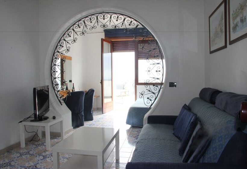 غرفة قياسية مطلّة علي البحر مزوَّدة بشُرفة, Vello D'oro