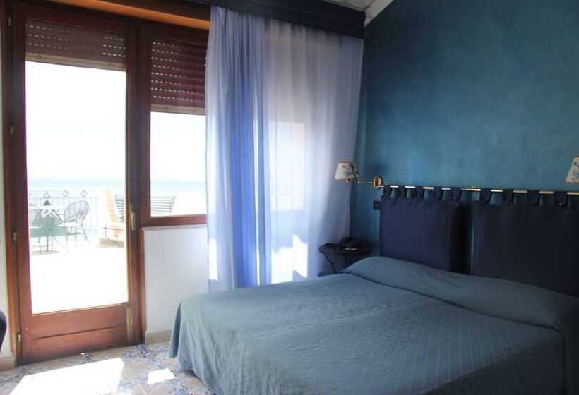 غرفة قياسية مطلّة علي البحر مزوَّدة بشُرفة, Vello D'oro