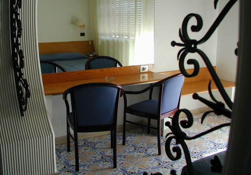 غرفة قياسية فردية, Vello D'oro