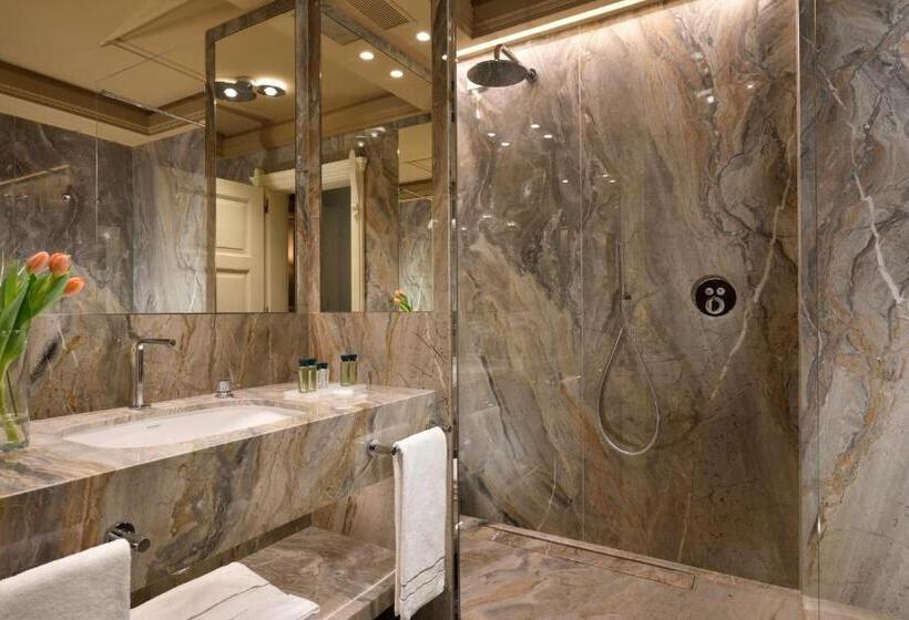 Номер Стандарт с Балконом, Villa Cortine Palace Relais Chateaux