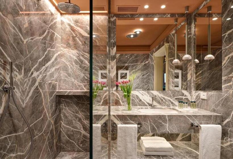 Номер Стандарт с Балконом, Villa Cortine Palace Relais Chateaux