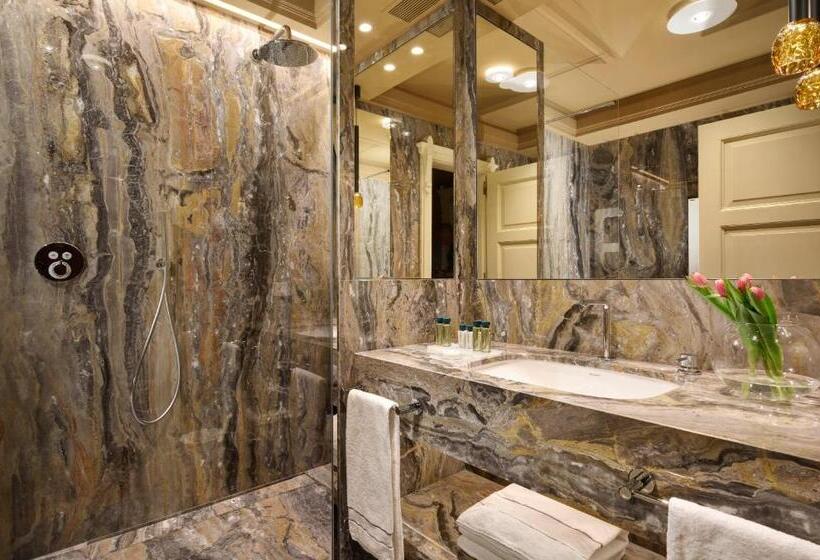 Номер Стандарт с Балконом, Villa Cortine Palace Relais Chateaux