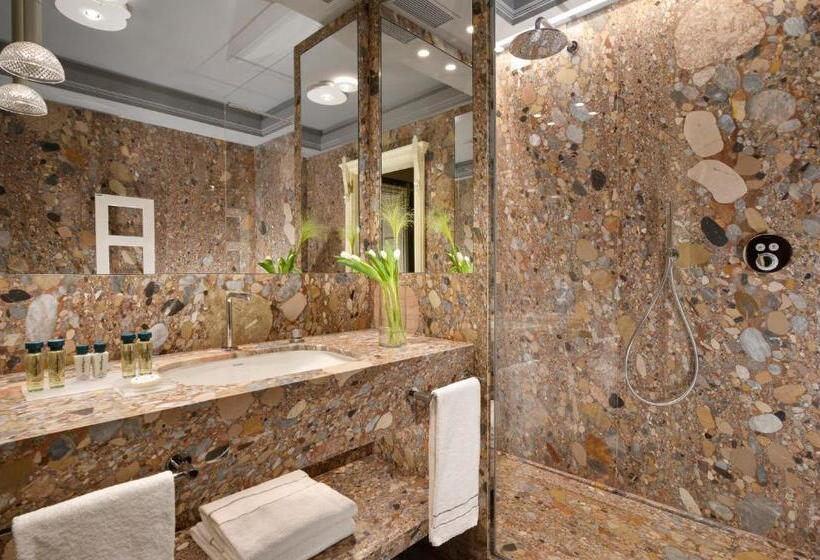 Номер Стандарт Вид на Озеро, Villa Cortine Palace Relais Chateaux