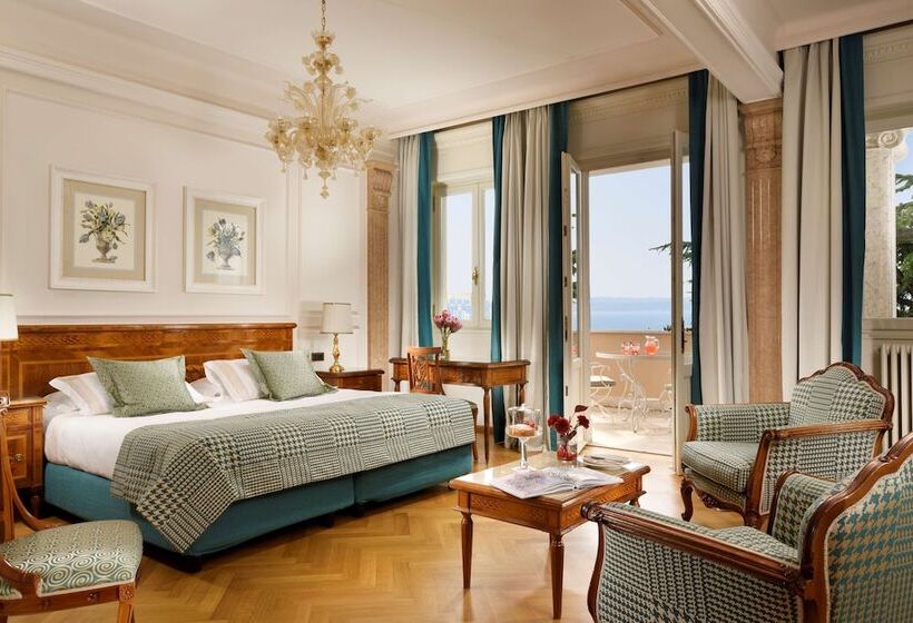 Номер Стандарт Вид на Озеро, Villa Cortine Palace Relais Chateaux