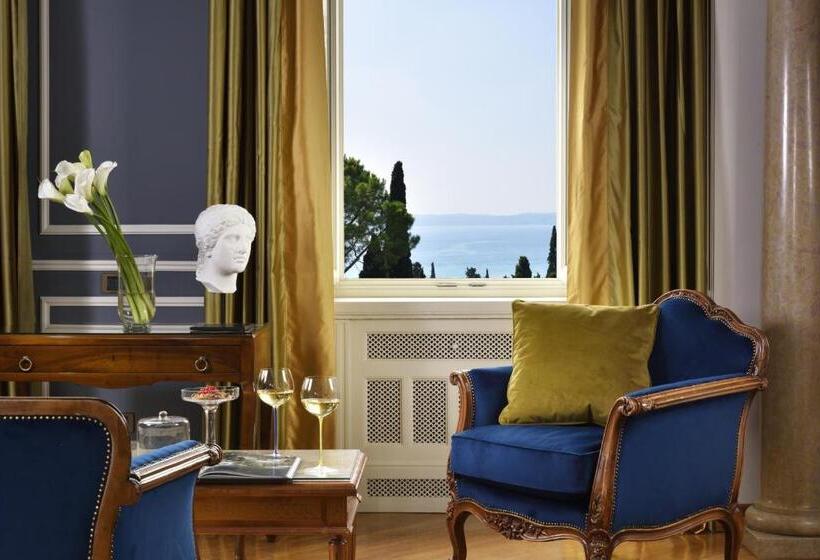 Suite with lake view, Villa Cortine Palace Relais Chateaux