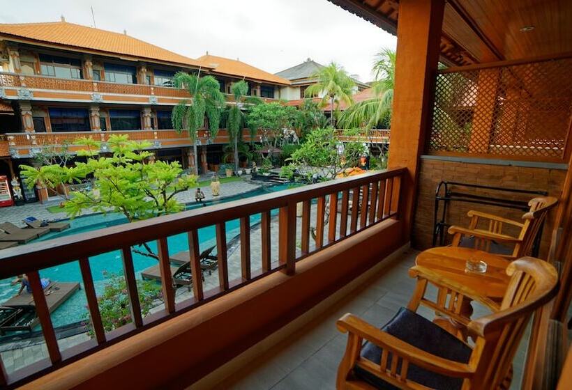 수피리어 룸 풀장 전망, Wina Holiday Villa Kuta Bali