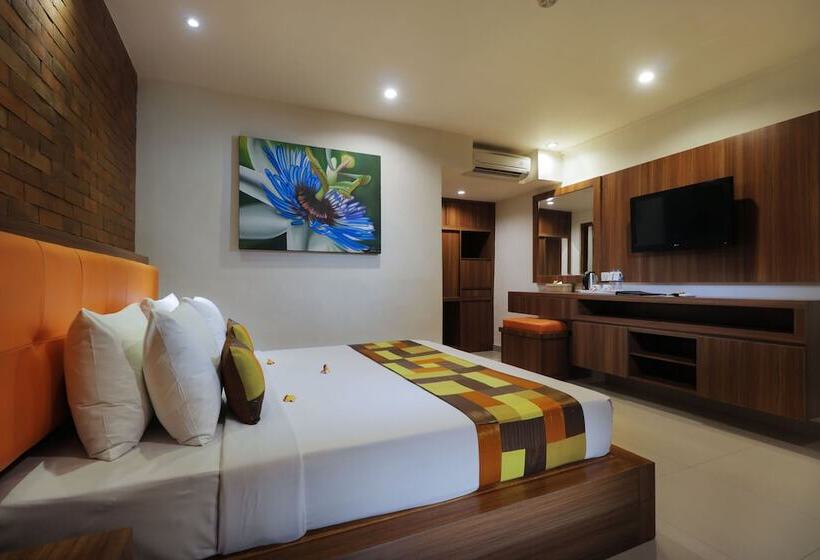 수피리어 룸 풀장 전망, Wina Holiday Villa Kuta Bali