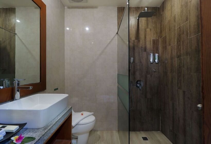 풀장 전망 디럭스 룸, Wina Holiday Villa Kuta Bali