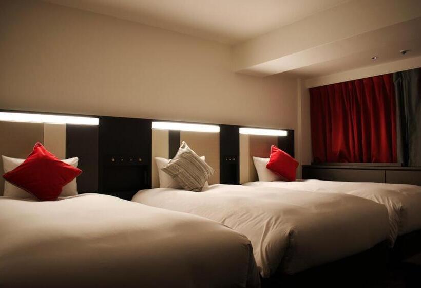 Quarto Triplo Estandar, Cross Hotel Osaka