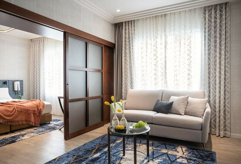 Семейный Номер, Dan Tel Aviv