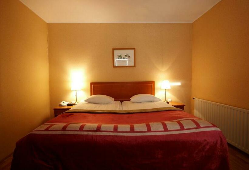 سوییت خانوادگی, Fosshótel Rauðará