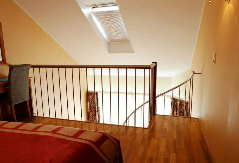 سوییت خانوادگی, Fosshótel Rauðará