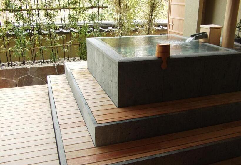 スタンダードルーム, Gora Kadan