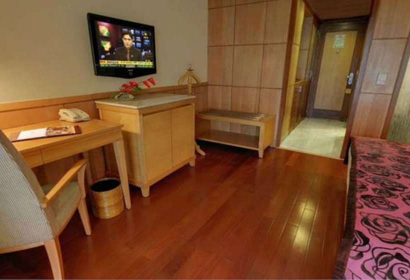 Номер Клуб, Jaypee Siddharth