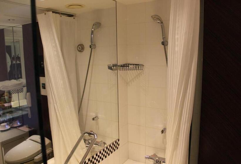 基本间, Kobe Portopia