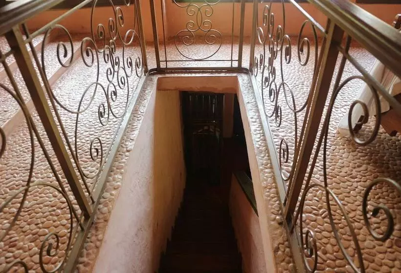 スイート, La Taverna Suites