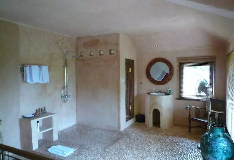 スイート, La Taverna Suites