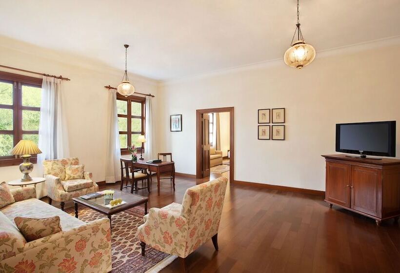 Люкс Повышенной Комфортности, Maidens Hotel New Delhi