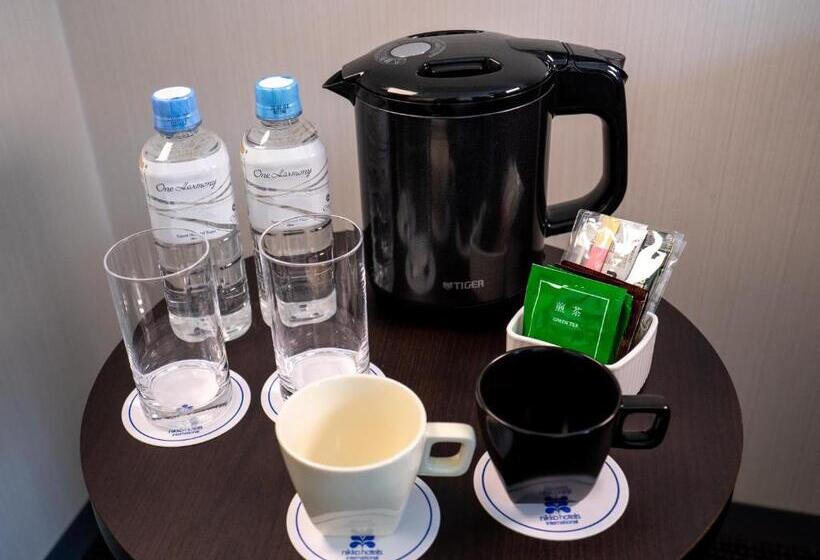 חדר סטנדרט לשלושה, Nikko Osaka