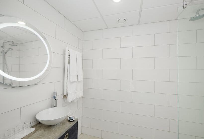 اتاق خانوادگی, Ork