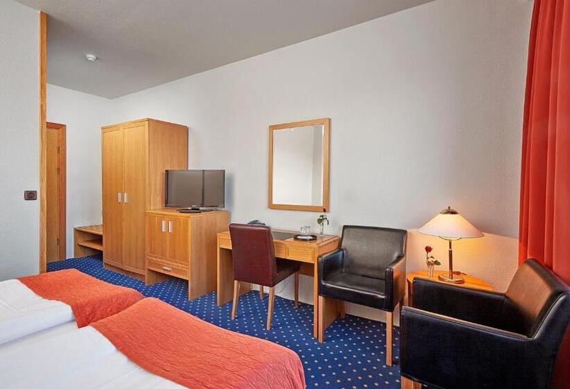 اتاق استاندارد سه نفره, Ork