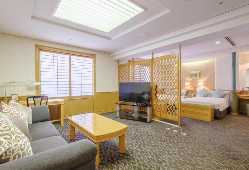 Люкс, Rihga Hotel Zest Takamatsu