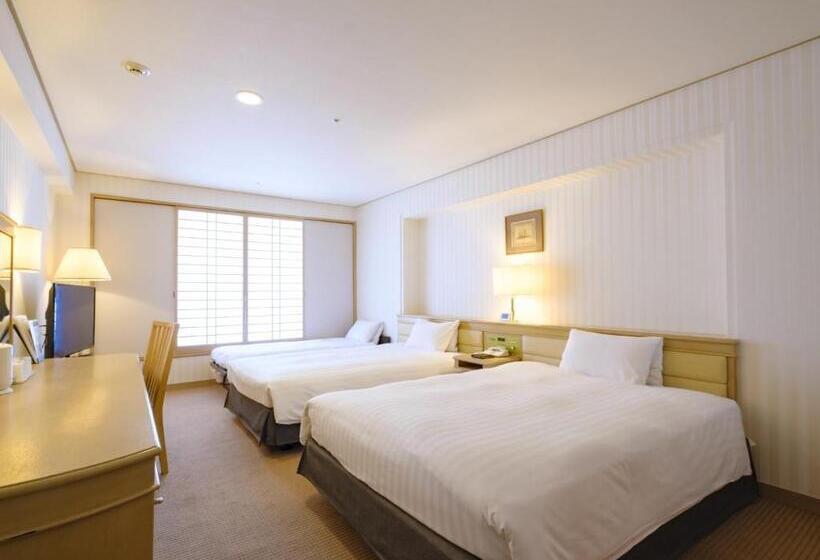 Номер Стандарт Трехместный, Rihga Hotel Zest Takamatsu