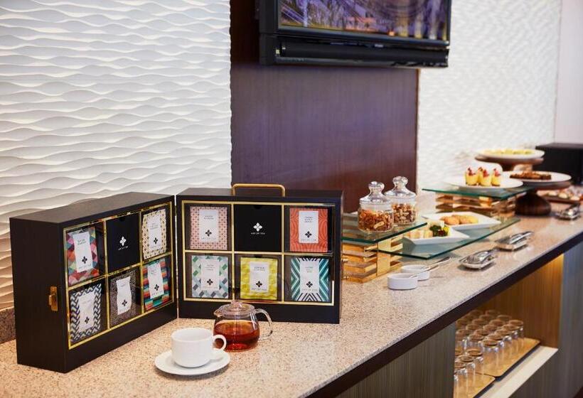 חדר אקזקיוטיב, Royal Park