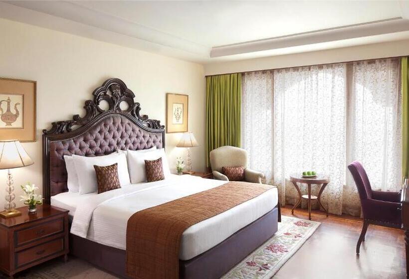 Club Room King Bed, Taj Krishna