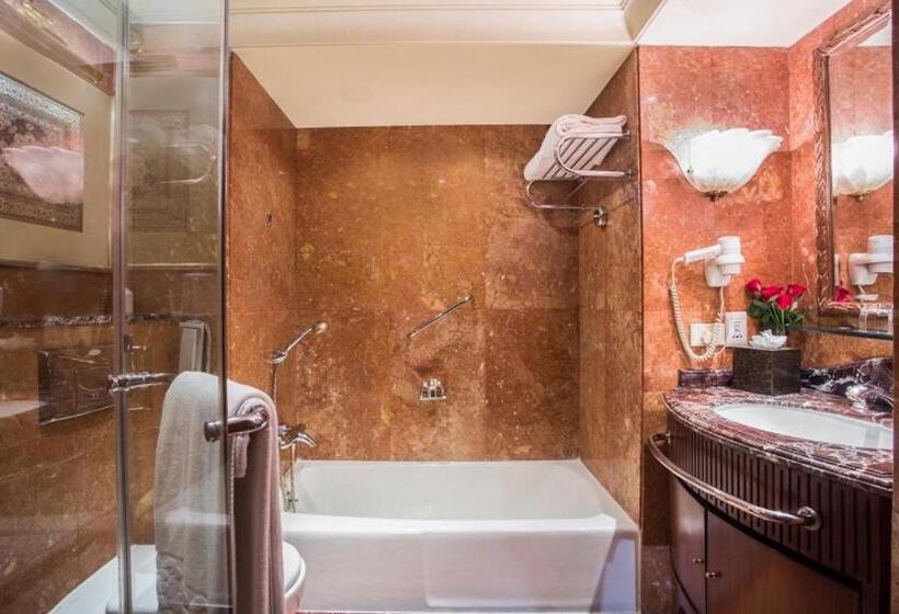 Люкс Deluxe Кровать Кинг, Taj Krishna