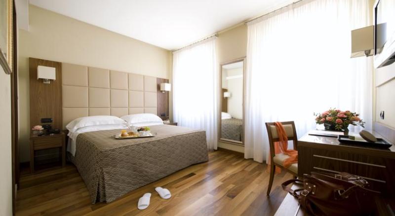 Номер Клуб, Taj Krishna