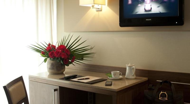 Номер Клуб, Taj Krishna